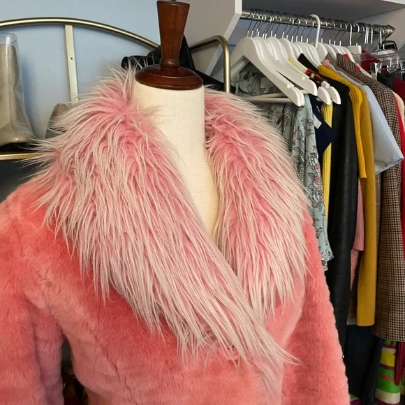 Vintage Pink Faux Fur Coat Bratz style - Picture 3 of 11